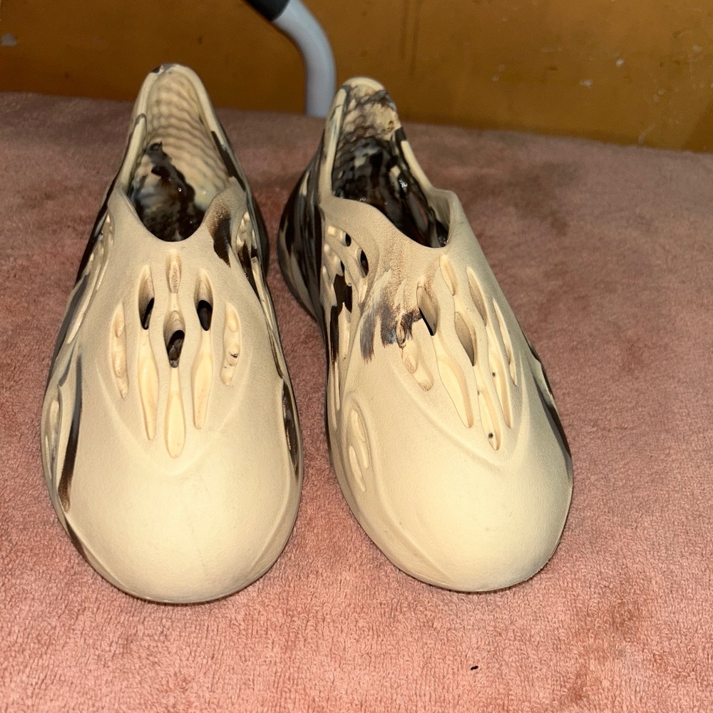 adidas Yeezy Foam RNNR MX Cream Clay (Kids) size 2